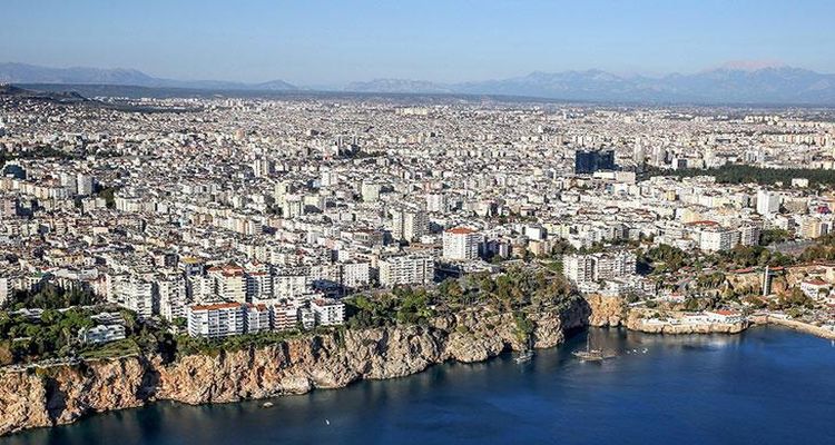 Antalya'da yabancılara satışta ilk kez 10 bin barajı aşıldı